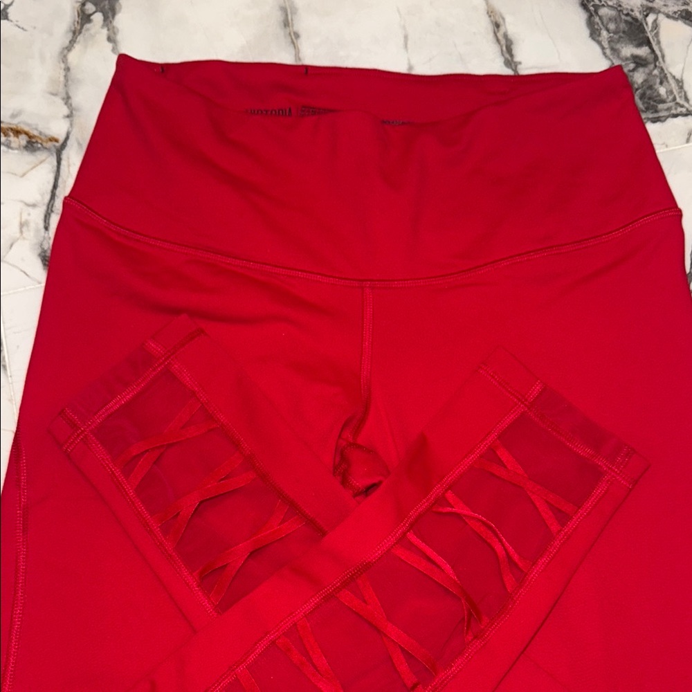 Victoria Secret Sport Red Lace up
Knockout Legging like NEW ❤️ Small - Picture 13 of 17
